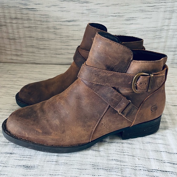 Born Shoes - BORN NWOT Trinculo Brown Distressed Leather Ankle Boots Zip Fall Winter- sz. 9